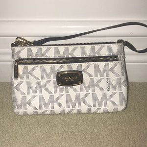 Michael Kors Jet Set Wristlet
